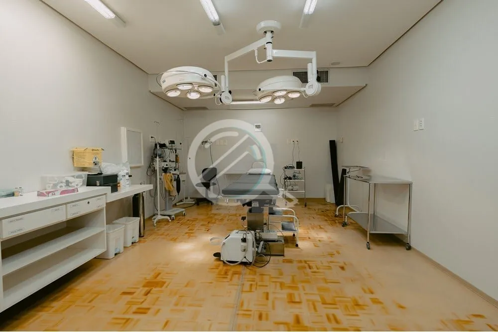 Imagem HOJE: Uma clínica de Cirurgia Plástica, em pleno funcionamento, com TODOS os elementos e recursos ...