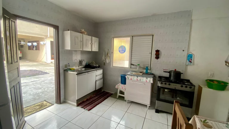 Imagem Conjunto de Casas à Venda ? Excelente Oportunidade Comercial e Residencial em Garopaba-SC!