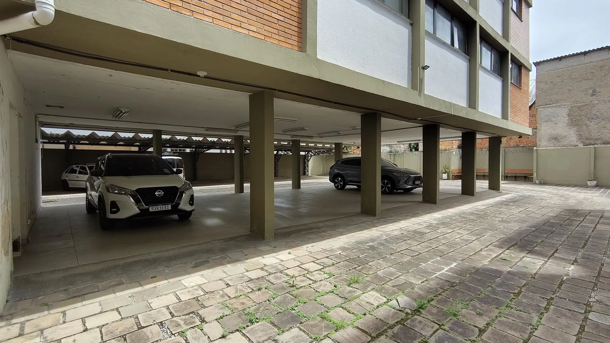 Imagem Prédio Comercial no bairro Menino Deus.