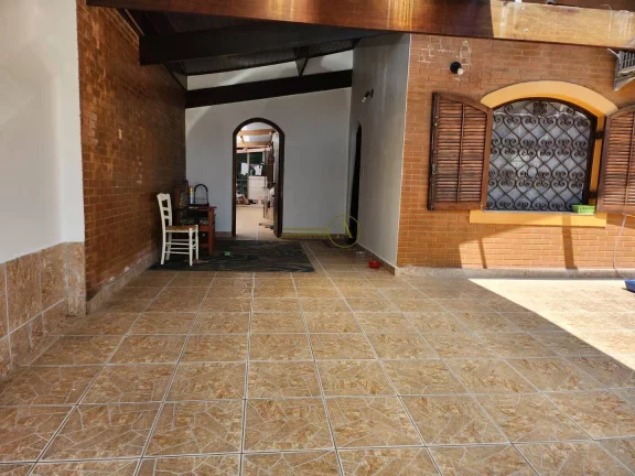 Imagem Casa térrea á 200m da Praia, 3 quartos + Edícula à venda em Peruíbe