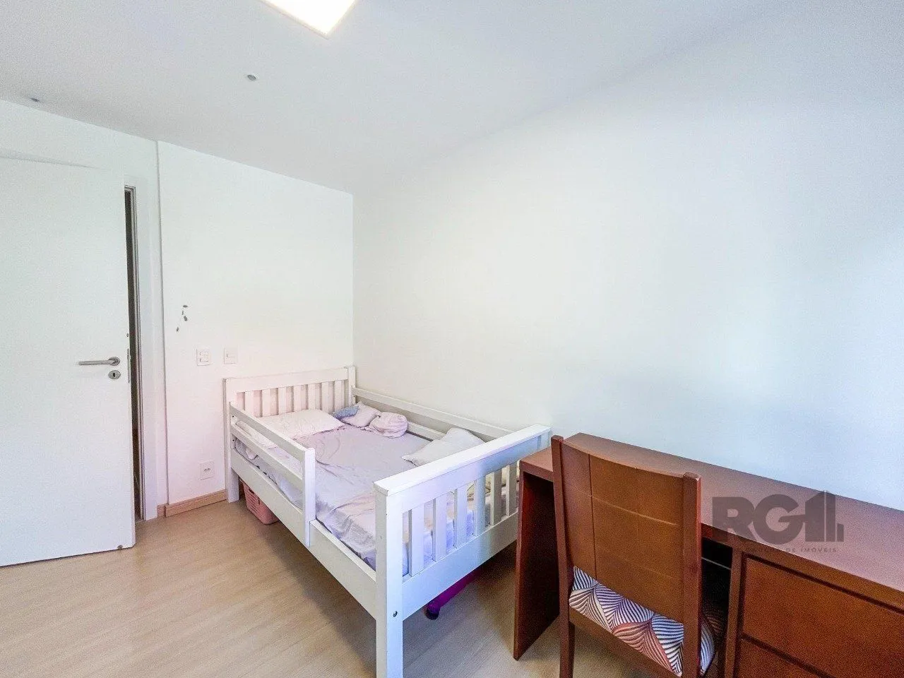 Imagem Casa para Venda,3 dormitórios,sendo 1 suite,2 vagas -Vila Nova, Porto Alegre, RS