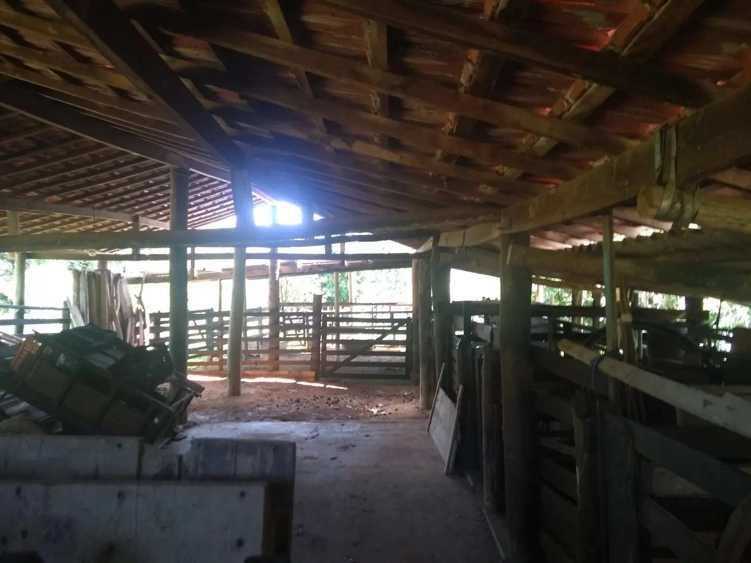 Imagem Chácara à venda 2 Quartos, 2 Vagas, 300000M², Água Preta, Pindamonhangaba - SP