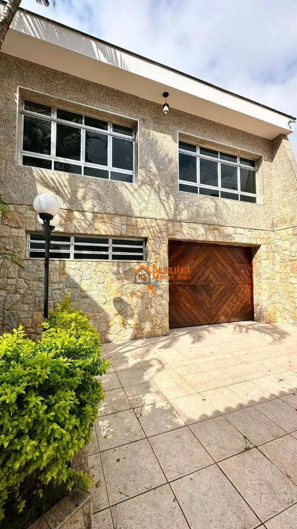 Imagem Casa Sobreposta com Piscina em Localização Privilegiada | 390 m² de Terreno