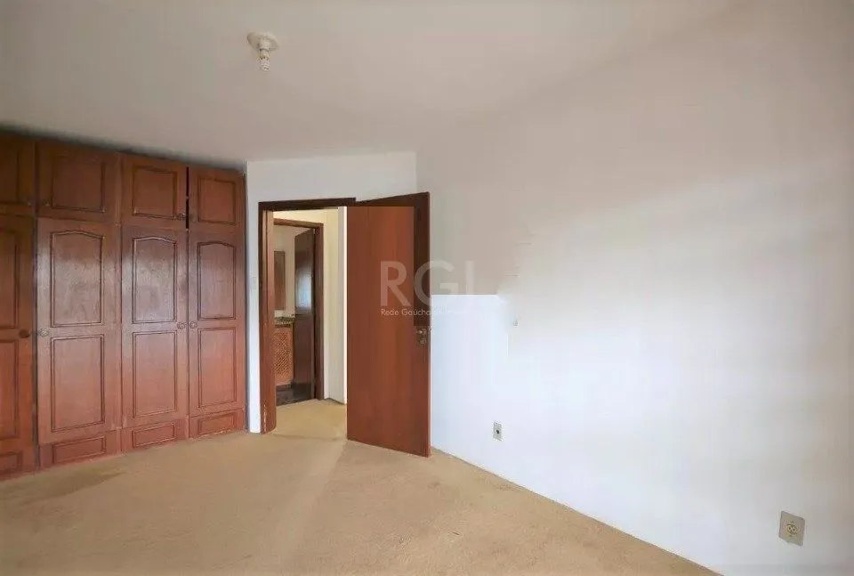 Imagem Casa para Venda - 267m², 4 dormitórios, sendo 1 suites, 2 vagas - Tristeza