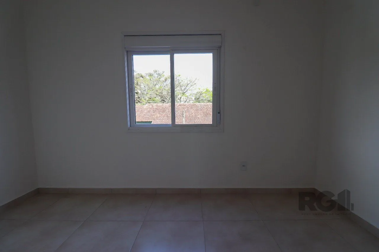 Imagem CASA ESTILO SOBRADO COM 2 QUARTOS E PÁTIO, À VENDA NO BAIRRO VILA NOVA, EM PORTO ALEGRE/RS