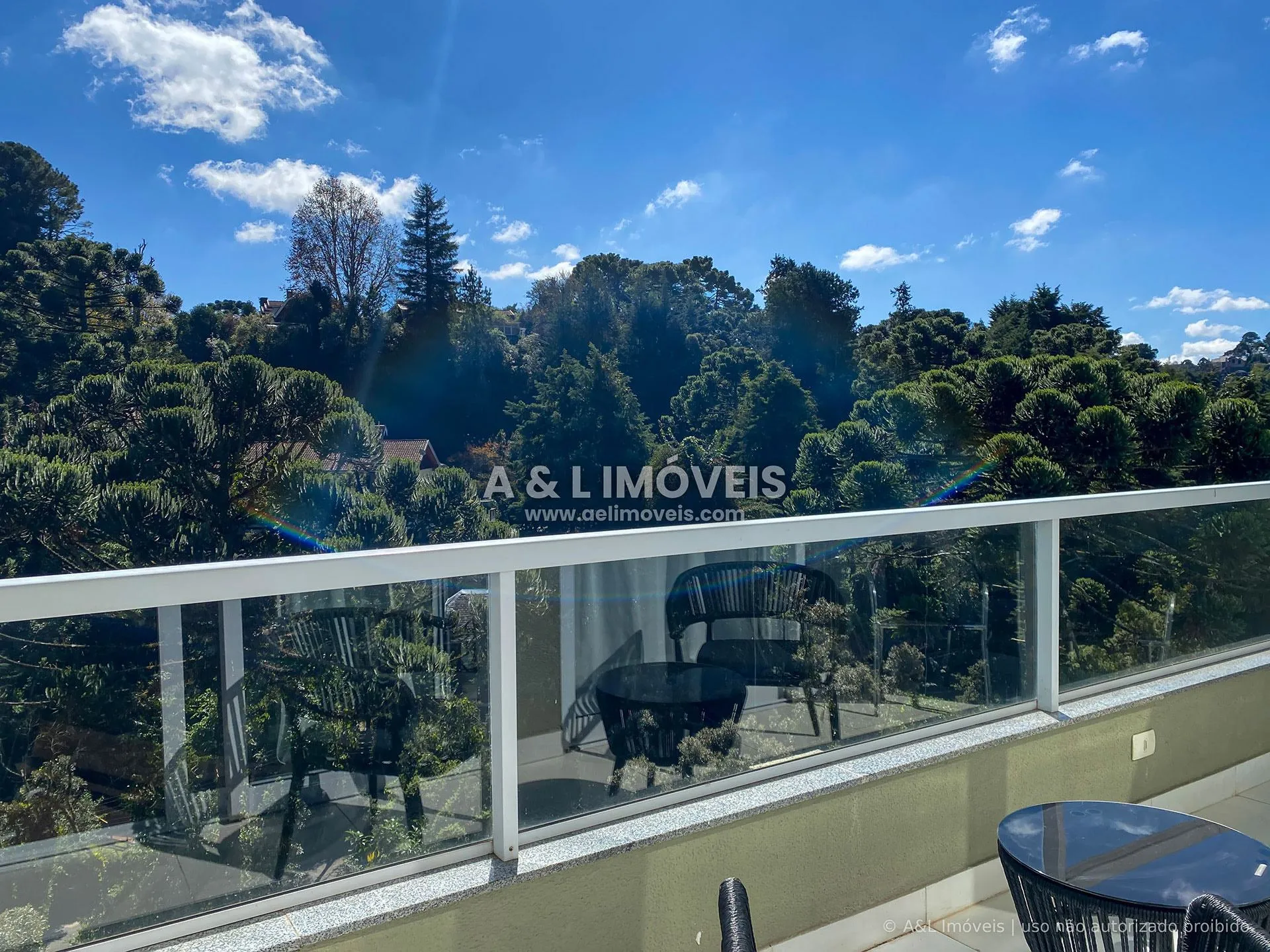 Imagem Duplex com 2 suítes e varanda no Capivari, Campos do Jordão