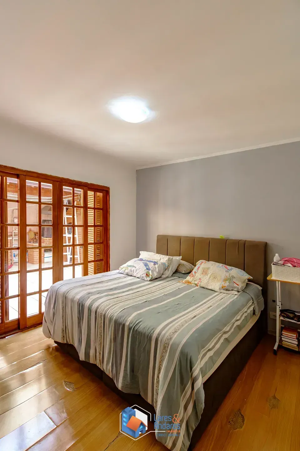 Imagem Casa para venda em Vila Pirajussara com 3 quartos, sendo 1 suíte, 300m²