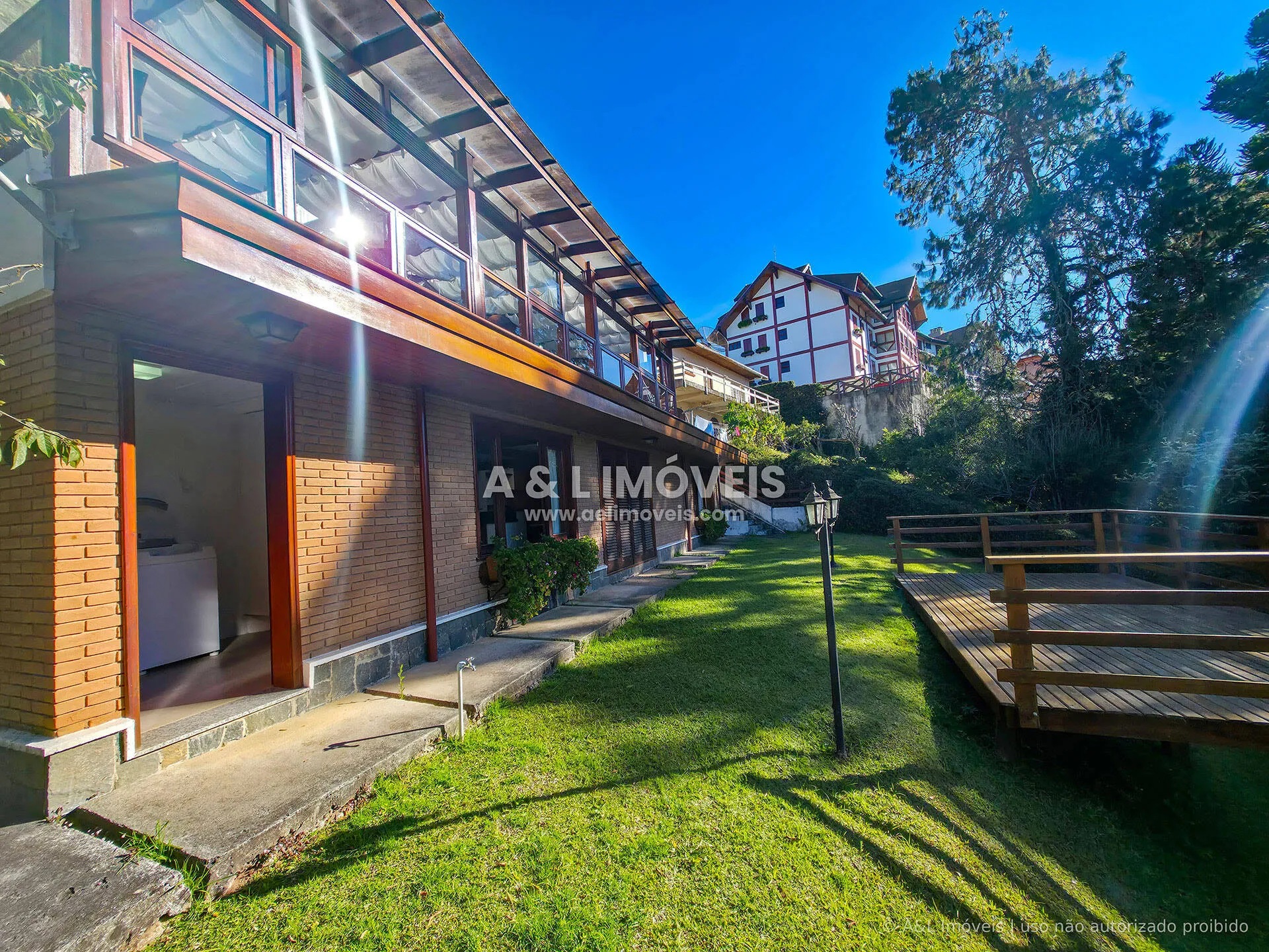 Imagem Casa à venda em Capivari, Campos do Jordão | 4 dormitórios e 2 suítes