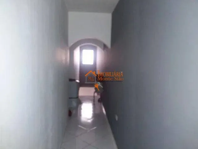 Imagem Casa com 3 dormitórios à venda, 220 m² por R$ 420.000,00 - Jardim Silvestre - Guarulhos/SP