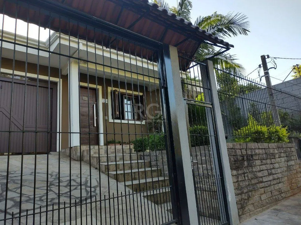 Imagem Casa para Venda - 214m², 2 dormitórios, 4 vagas - Parque Santa Fé