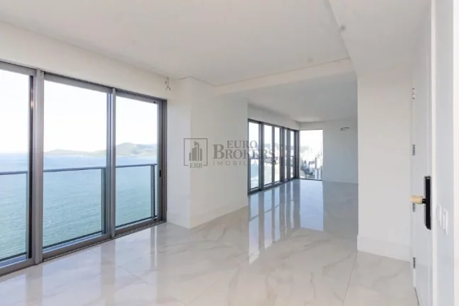 Imagem Apartamento Frente Mar com 5 suítes à venda na Barra Norte em Balneário Camboriú