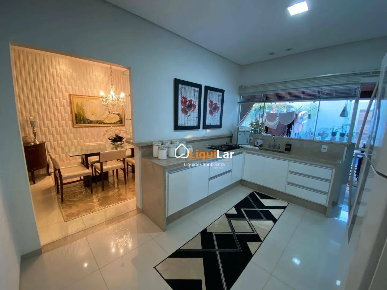Imagem Lindíssima Casa com 3 suítes completa com armários