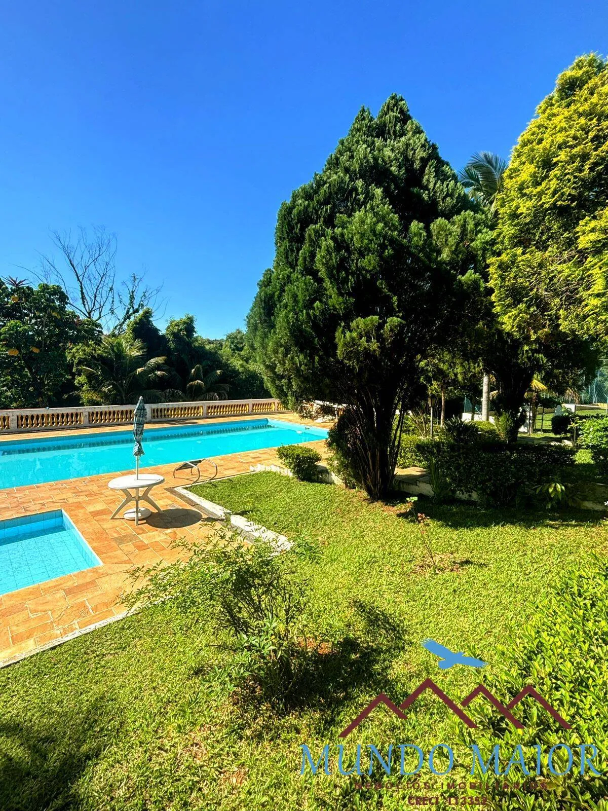 Imagem Chácara Completa: 5.000 m², Trifásico 3 Suítes, Salão, Piscinas e Vestiário