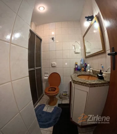 Imagem Apartamento 02 Quartos de fundos em prédio a beira mar.