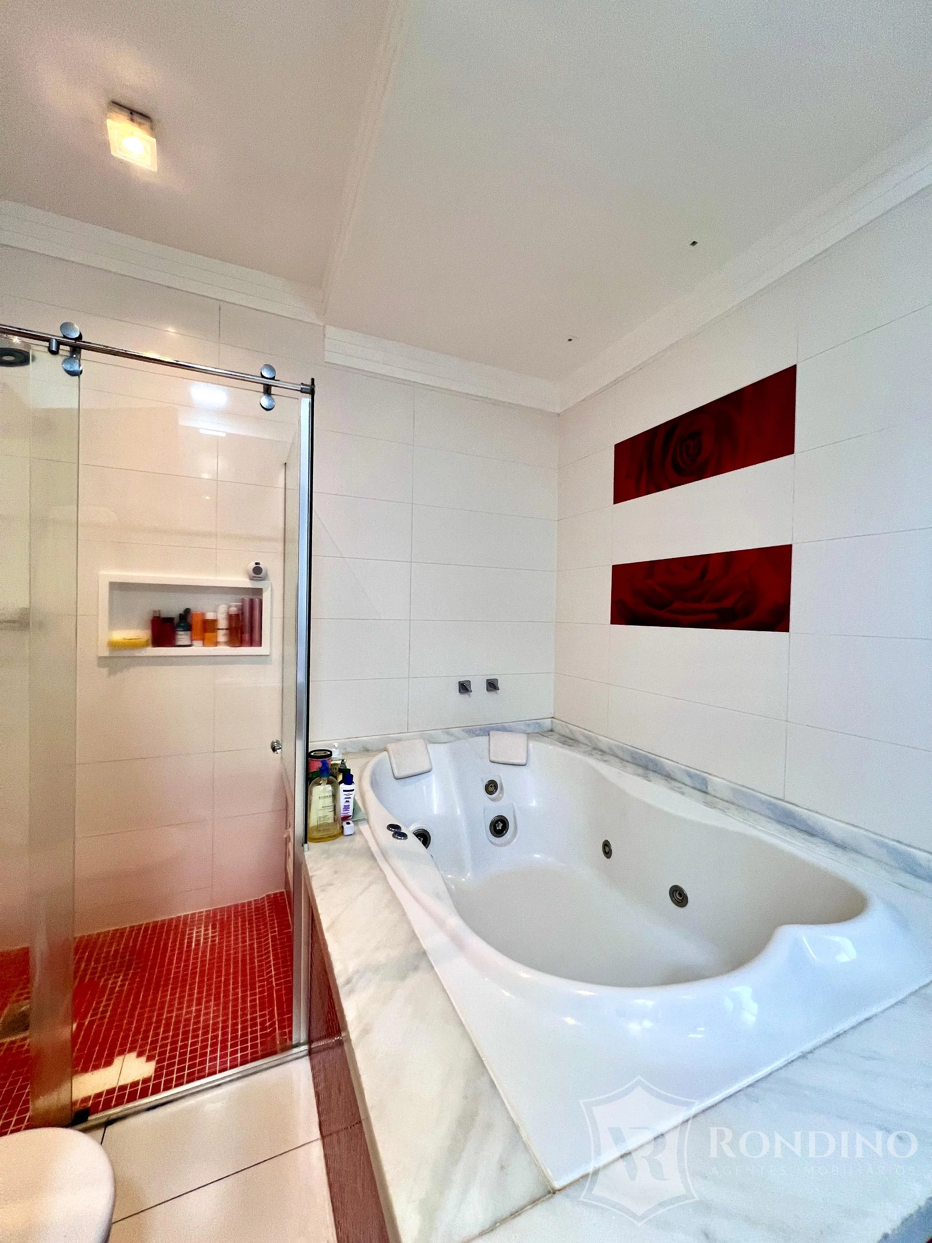 Imagem Sobrado de Esquina com 3 suítes e piscina no Villa dos Inglezes