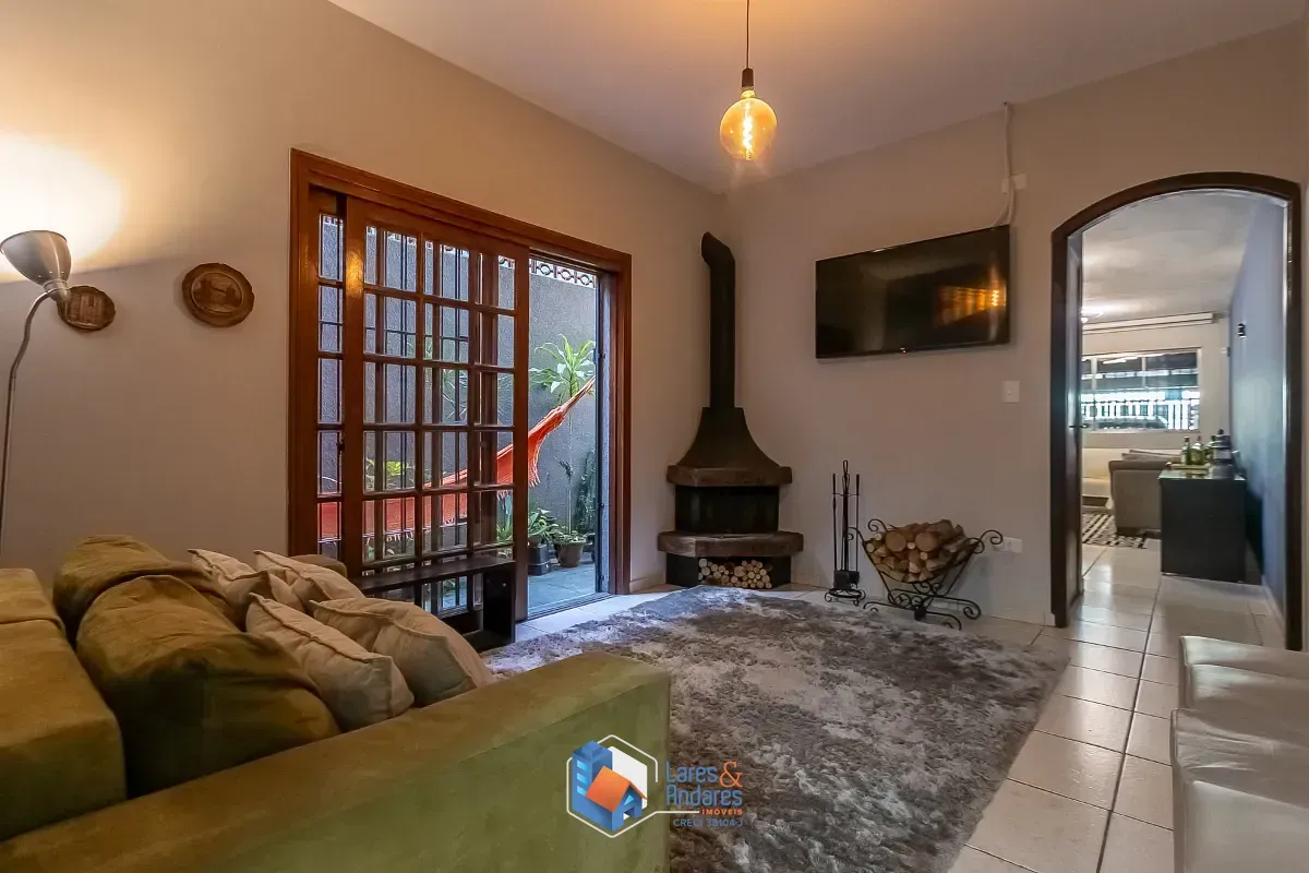 Imagem Casa para venda em Jardim Aeroporto com 3 quartos, sendo 1 suíte, 229m²