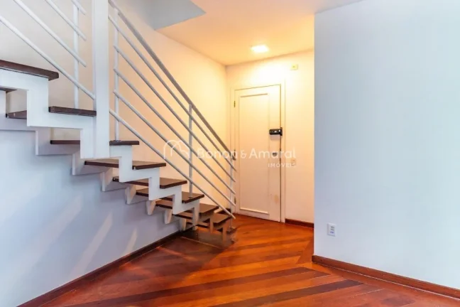 Imagem Charmoso duplex com 2 suítes, living para 2 ambientes, lavabo, cozinha planejada, área de serviço...