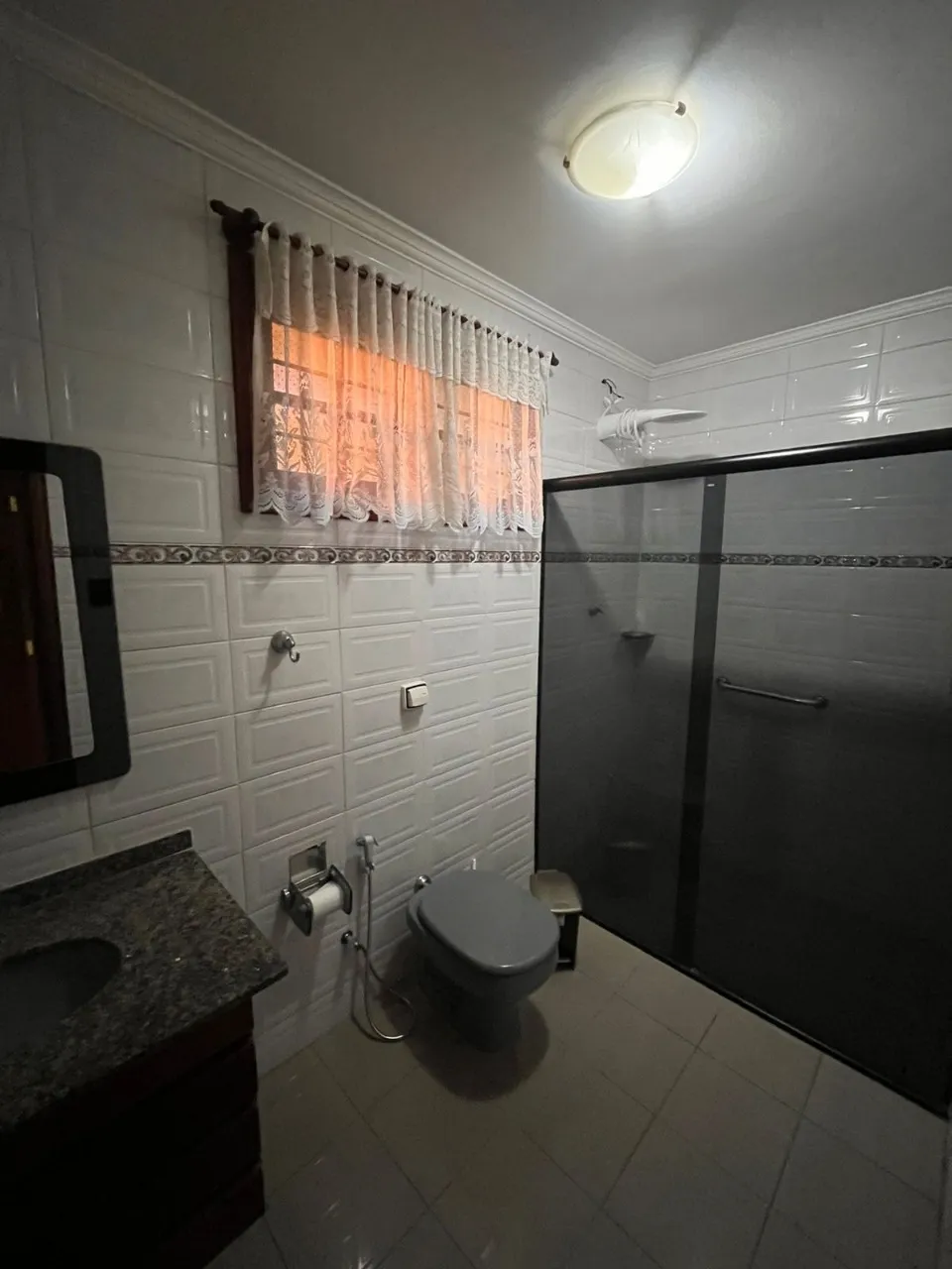 Imagem Casa para locação no Jardim Isaura, Sorocaba-SP: 5 quartos, 5 suítes, 2 salas, 7 banheiros, 4 vagas de garagem.