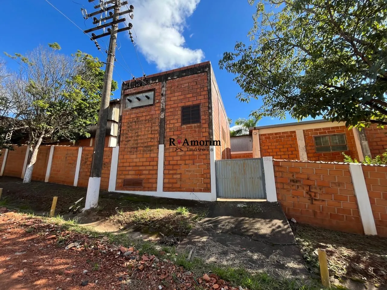 Imagem Área Industrial a venda em Itu/SP com cinco Galpões Industriais