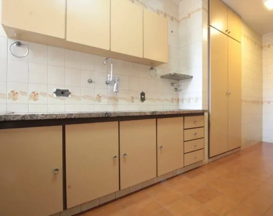 Imagem OPORTUNIDADE, APARTAMENTO COM 04 QUARTOS NA SAVASSI.