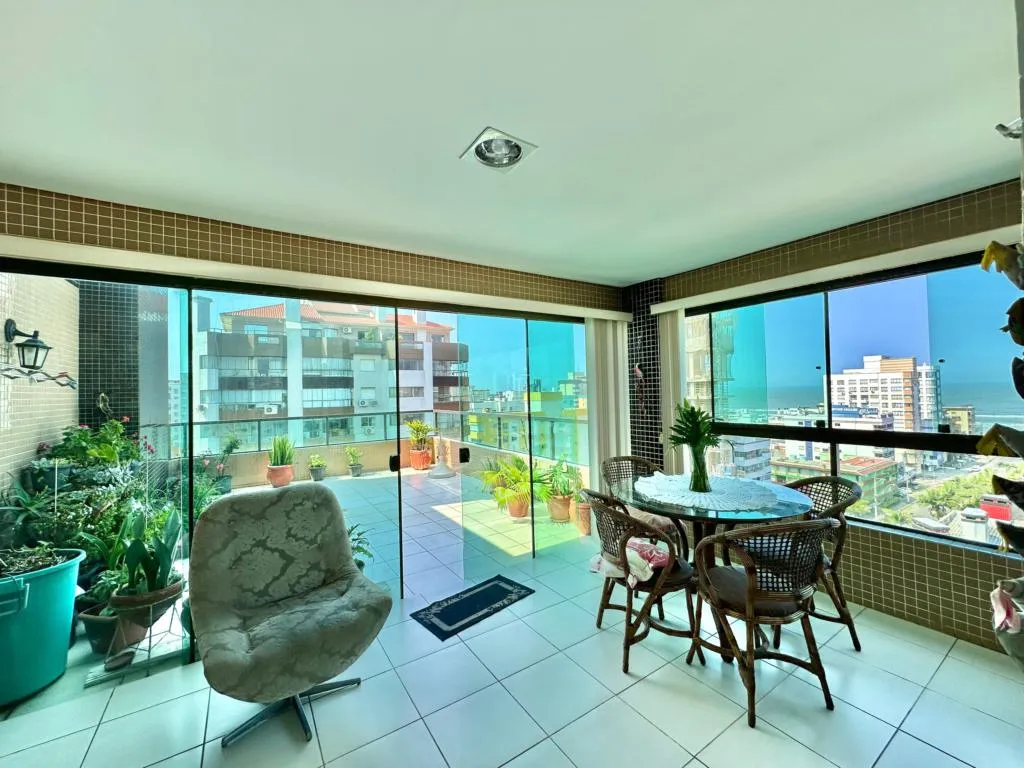 Apartamento 4 Dormitórios - Bairro Centro