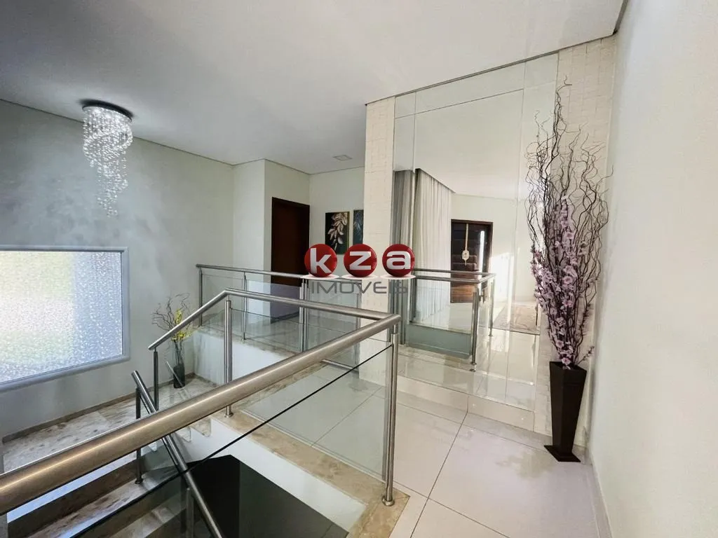 Imagem Casa de luxo no Condomínio Terras de Santa Teresa em Vinhedo, com 4 suítes, 3 salas e 350m² de área privativa. Venha conferir!