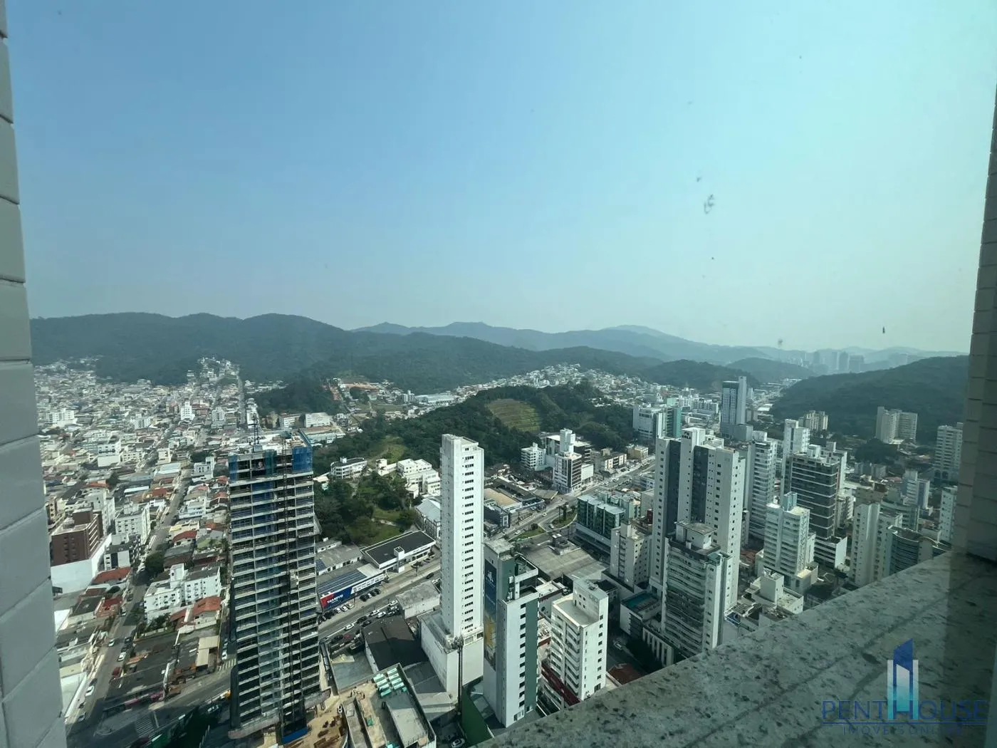 Imagem Apartamento Zona Central para Venda em Balneário Camboriú, CENTRO, 4 dormitórios, 4 suítes, 5 banheiros, 3 vagas