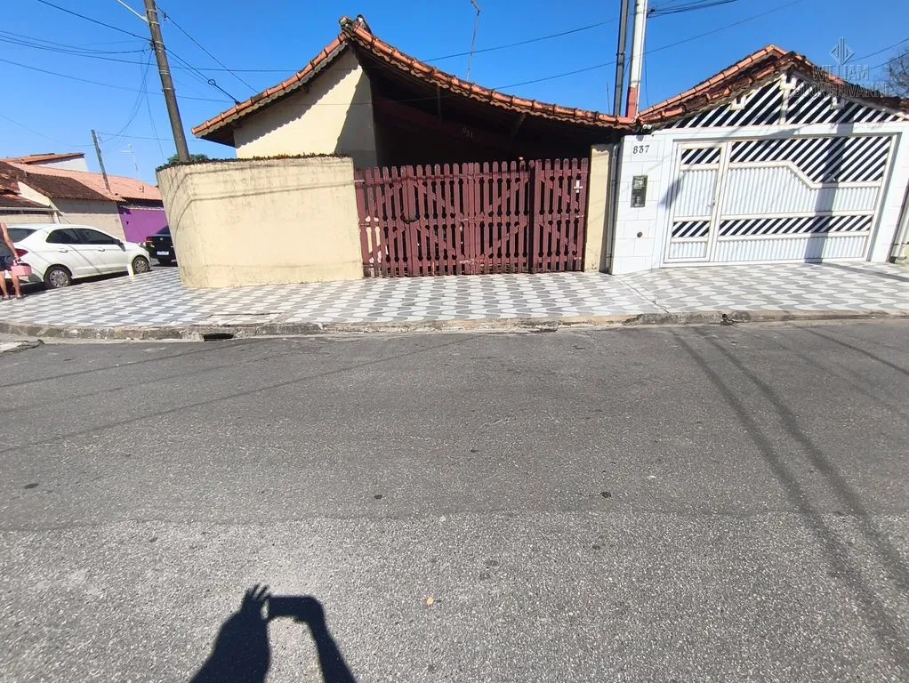 Foto do imóvel Casa Semi-Isolada no Caiçara| 2 Dormitórios| 2 Vagas|800m da Praia|R$ 430 Mil em Caiçara, Praia Grande - SP