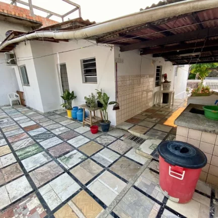 Imagem Casa com 3 suítes , com ótimo preço , disponível para venda em Manaus