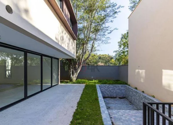 Imagem Casa de 487 m² com 4 suítes e 4 vagas no Condomínio Garda, Jardim Cordeiro.