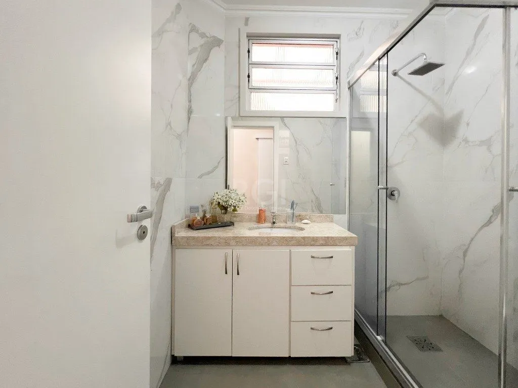 Imagem Apartamento 85m² - 3 dormitórios, sacada, churrasqueira no bairro Cidade Baixa