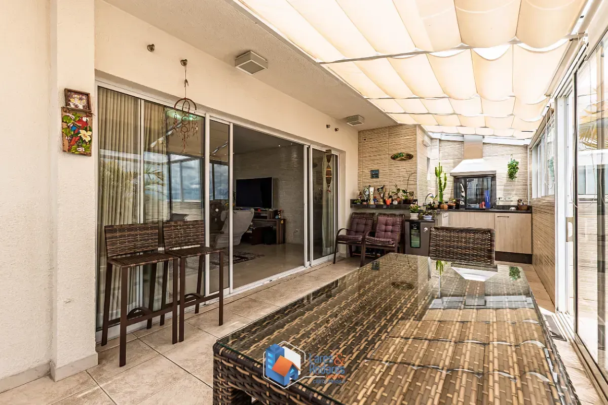 Imagem Cobertura para venda em Vila Gumercindo com 4 quartos, sendo 2 suítes, 221m²