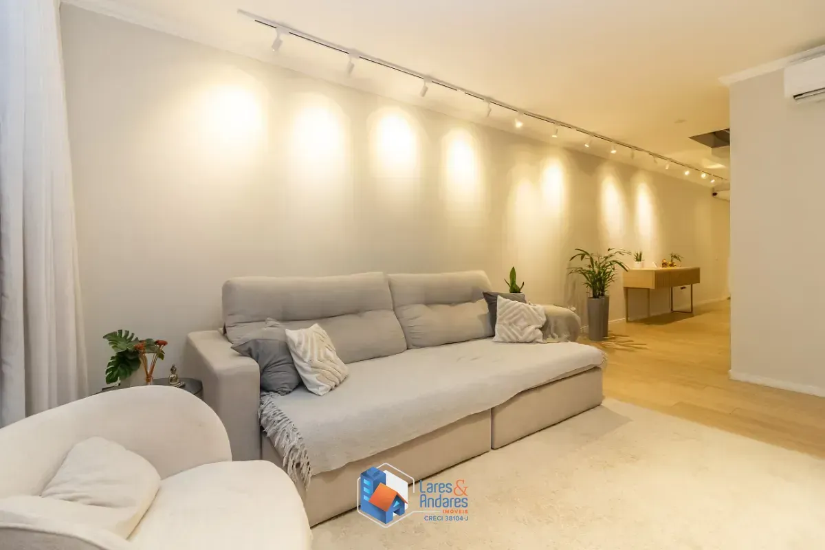 Imagem Sobrado para venda em Santa Teresinha com 3 quartos, sendo 3 suítes, 185m²