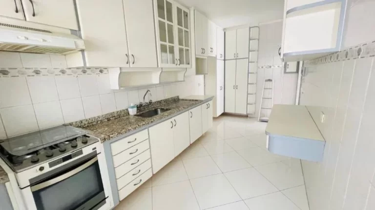 Imagem Apartamento com Vista Lateral para o Mar em Praia Grande – Bairro Ocian