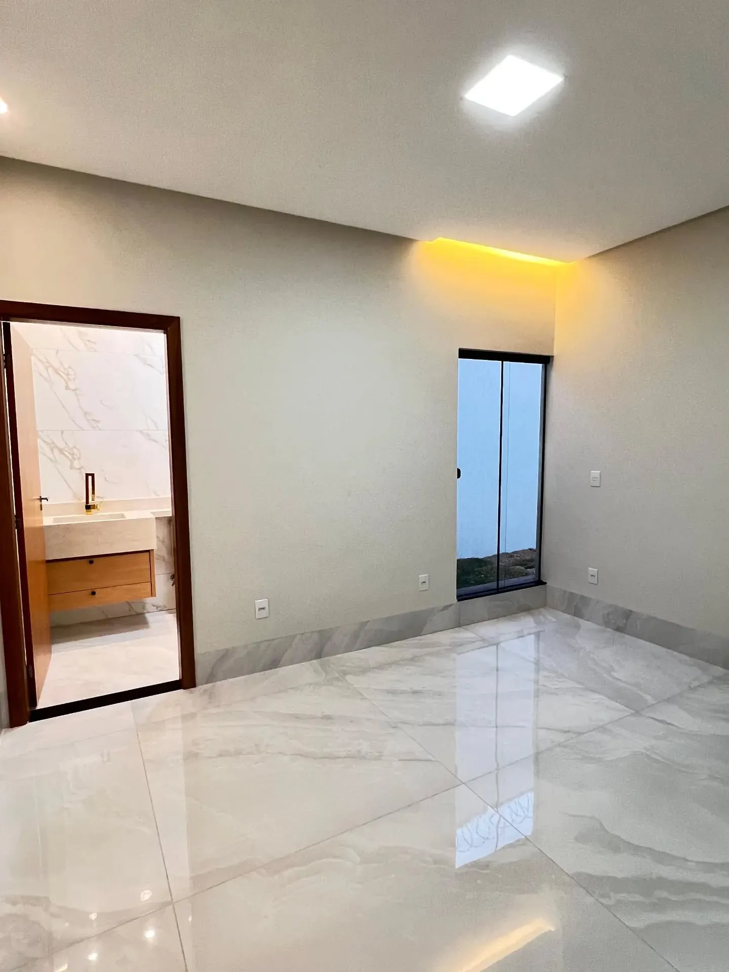 Imagem Casa Sozinha No Lote No Faicalville Com Lazer Completo
