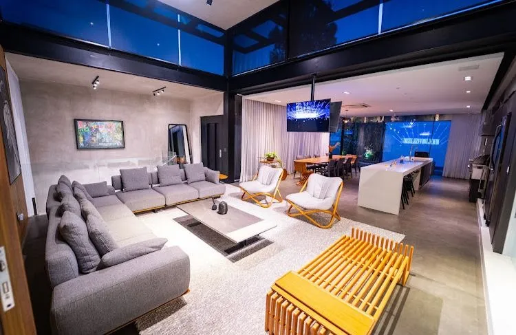 Imagem Casa de 414,93m² com 3 Suítes Localizado no Condomínio Residencial Alphaville II