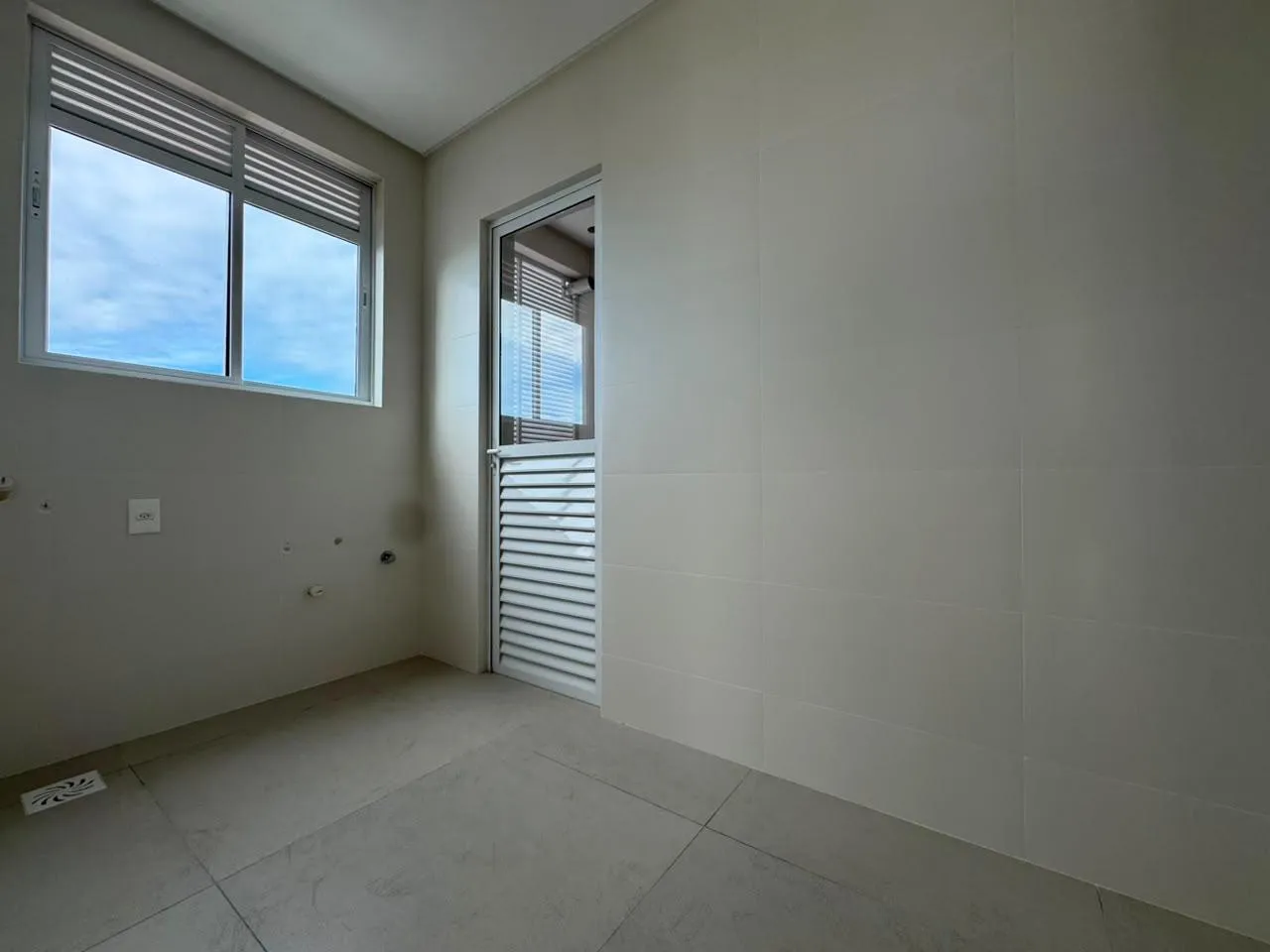 Imagem Apartamento à venda com 160m2 por R$ 2.800.000,00