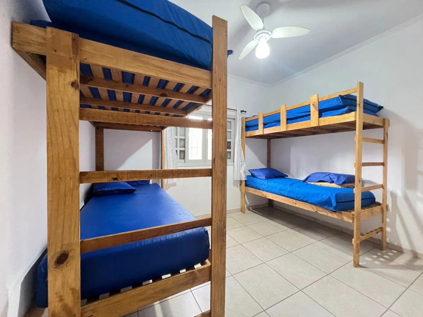 Imagem Casa para Venda em Praia Grande, Maracanã, 2 dormitórios, 1 suíte, 1 banheiro, 2 vagas