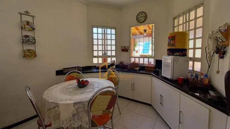 Imagem Casa com 4 dormitórios à venda - Margem Esquerda - Cachoeira Paulista/SP