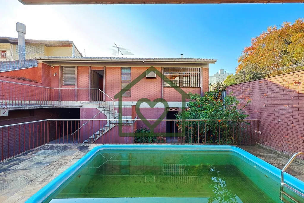 Imagem Apresentamos esta incrível casa desocupada, ideal tanto para fins residenciais quanto comerciais, s...