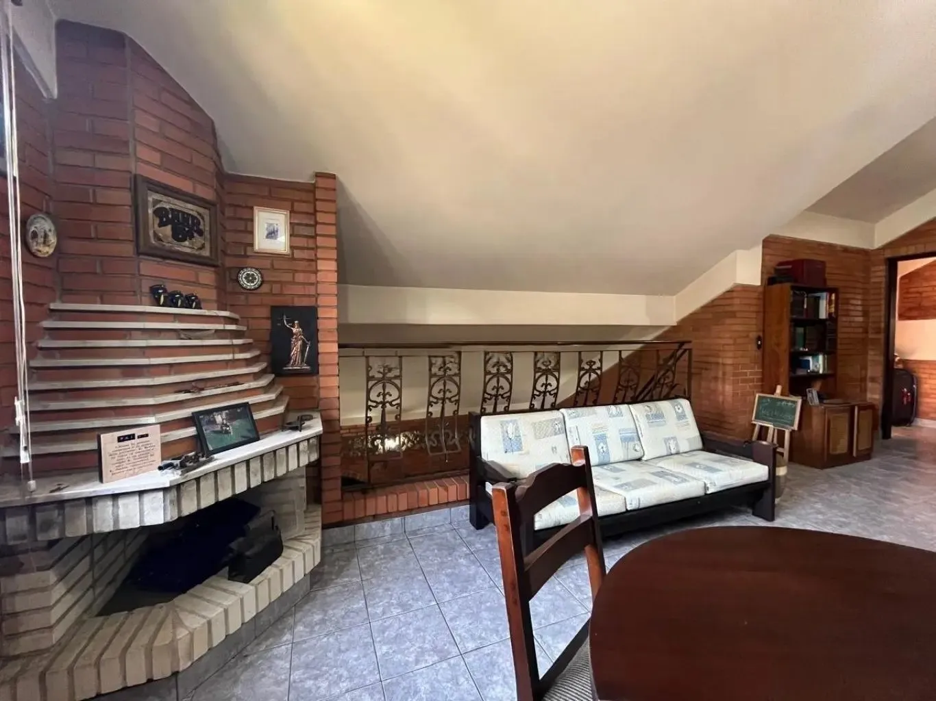 Imagem Casa com 4 quartos e 2 lareiras no bairro Belém Velho