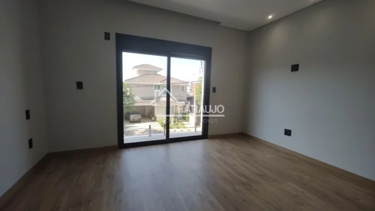 Imagem Casa em Condomínio à venda em Aldeia da Mata com 260m² 3 suítes, 4 vagas