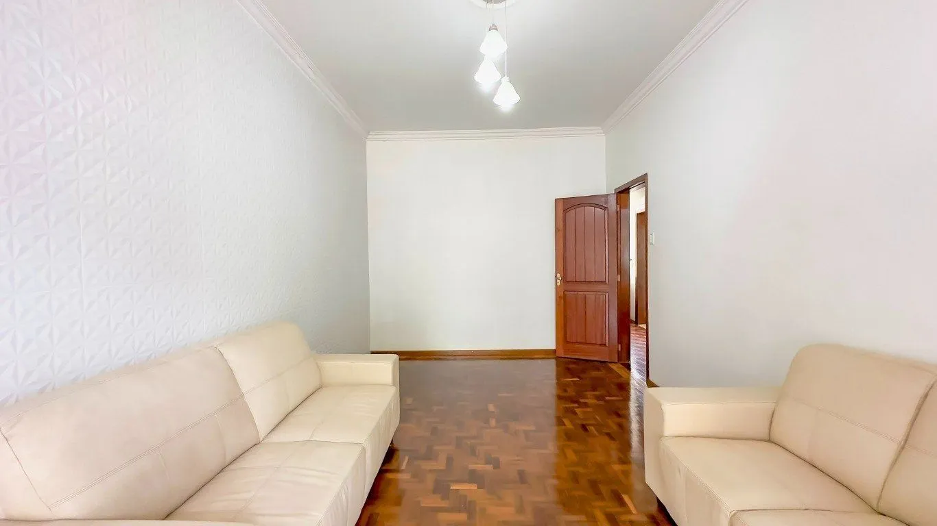 Imagem Casa de 3 dormitórios à venda no Bairro Azenha, Porto Alegre.
