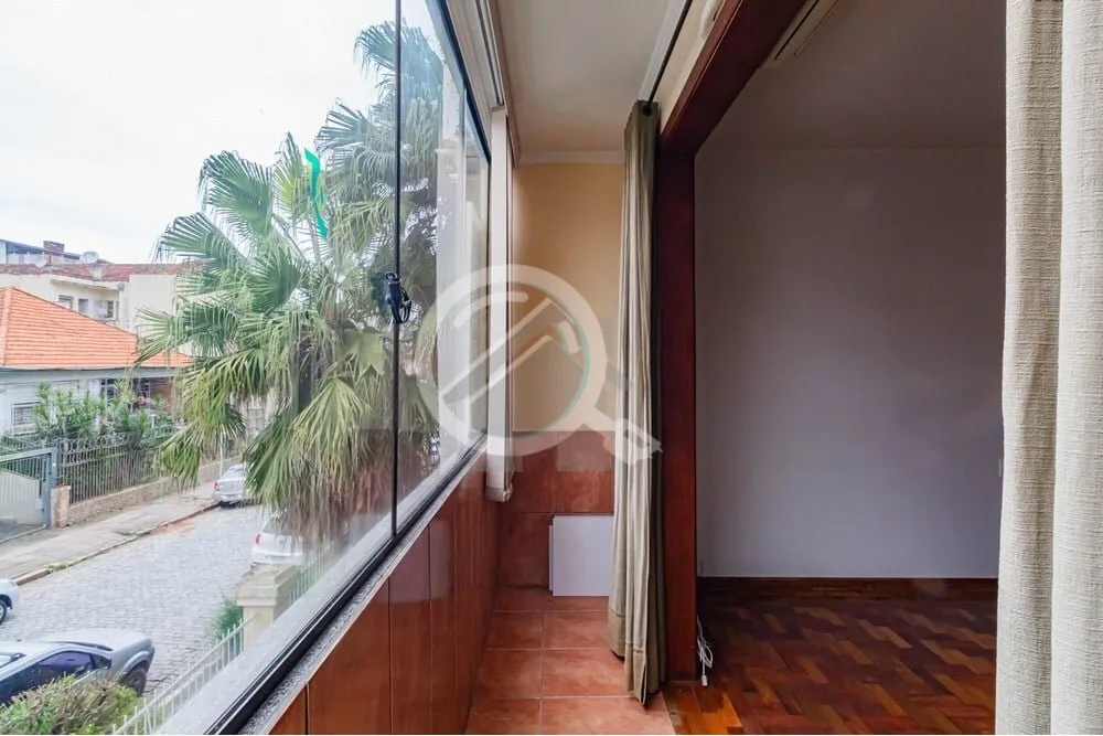 Imagem Amplo apartamento à venda em localização privilegiada, no bairro Rio Branco, - em Porto Alegre. D...