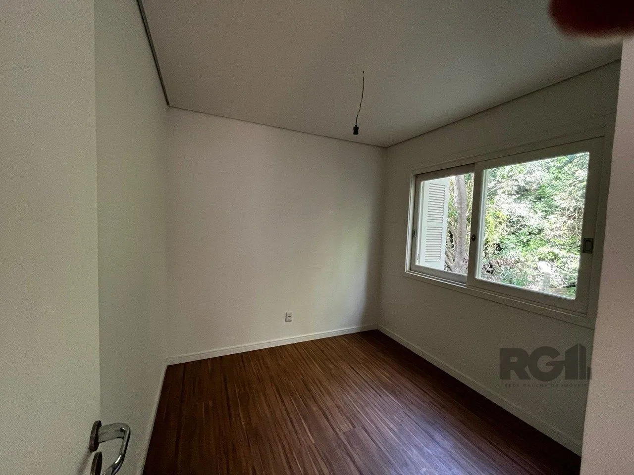Imagem Casa 3 quartos, suíte, 2 vagas, piscina, 240m² - Vila Nova POA/RS