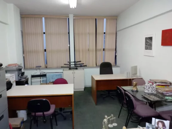 Sala comercial na 24 de maio - Palácio do Comércio