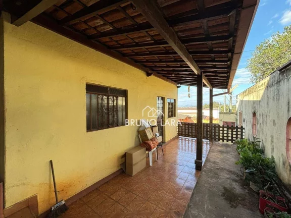Imagem Casa à venda no Centro - Igarapé/MG.