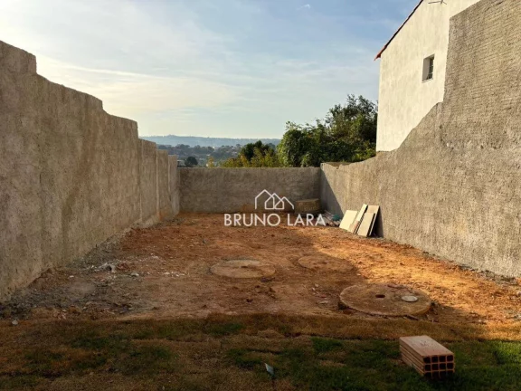 Imagem Casa à venda em São Joaquim de Bicas/MG no Bairro Marques Industrial.