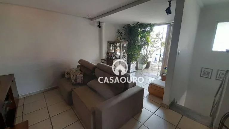 Imagem Cobertura com 5 quartos à venda, 200 m² por R$ 1.100.000 - Santa Tereza - Belo Horizonte/MG