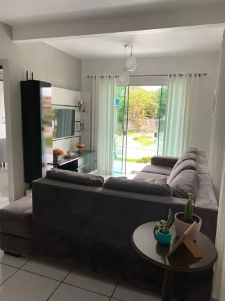 Imagem Casa Espetacular a 1,4 km da Praia Central de Garopaba-SC: Mobiliada e Pronta para Você!